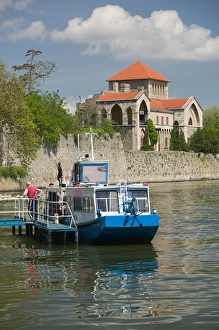 Images Dated 9th May 2004: HUNGARY-WESTERN TRANSDANUBIA-Tata: Oregvar-The Old Castle & Domolps Kuny Museum