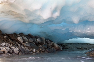 Images Dated 5th October 2009: Ice cave and glacier snout of Schlatenkees, source of the creek Schlatenbach