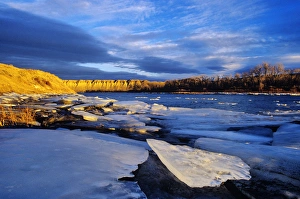 Images Dated 29th July 2010: Ice chards along the cliffs of the Missouri River near Fort Benton, Montana, USA