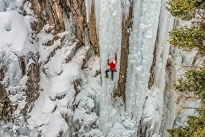 Images Dated 24th January 2015: Ice climber ascending at Ouray Ice Park, Colorado