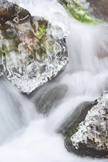 Images Dated 18th December 2005: Ice storm, Wahkenna Falls, Columbia River Gorge, Oregon