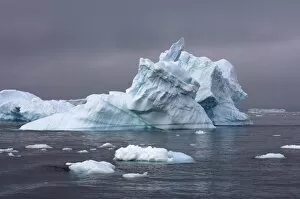 Images Dated 28th January 2007: iceberg floating off the western Antarctic peninsula, Antarctica, Southern Ocean