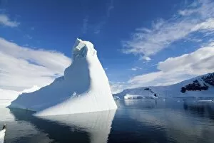 Images Dated 17th May 2005: iceberg floating off the western Antarctic peninsula, Antarctica, Southern Ocean