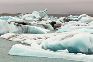 Images Dated 24th September 2011: Iceberg formations broken off from the Breidamerkurjokull glacier, part of the Vatnajokull