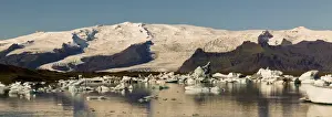 Images Dated 22nd September 2011: Iceberg formations broken off from the Breidamerkurjokull glacier, part of the Vatnajokull