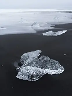 Images Dated 20th February 2015: icebergs on black volcanic beach