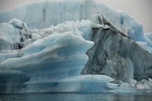 Southern Region Prints: Icebergs from the Jokulsarlon glacier drift in Jokulsarlon lagoon in Iceland