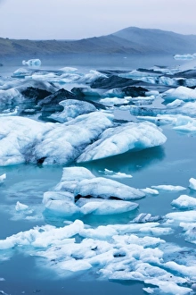 Images Dated 28th July 2009: Iceland, Skaftafell National Park, Icebergs from Vatnajokull Glacier in Jokulsarlon