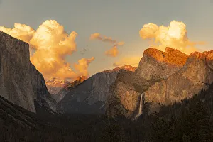 El Capitan Prints: Iconic Tunnel View with Lenticular sunset clouds. Yosemite valley