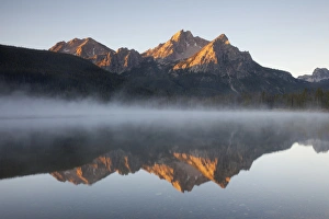 Images Dated 26th September 2011: ID, Sawtooth National Recreation Area, Stanley Lake and McGowan Peak