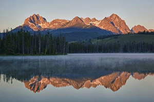 Images Dated 29th July 2011: ID, Sawtooth National Recreation Area, Little Redfish Lake, with Sawtooth Range