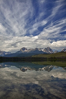 Images Dated 31st July 2011: ID, Sawtooth National Recreation Area, Little Redfish Lake, with Sawtooth Range