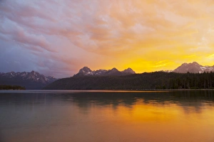 Images Dated 30th July 2011: ID, Sawtooth National Recreation Area, Redfish Lake, with Sawtooth Range at sunset