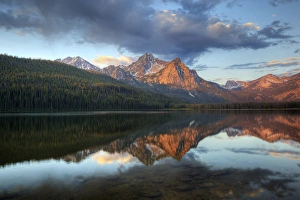 Images Dated 25th July 2011: ID, Sawtooth National Recreation Area, Stanley Lake and McGowan Peak