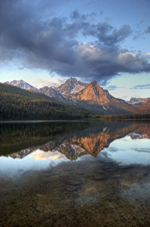 Images Dated 25th July 2011: ID, Sawtooth National Recreation Area, Stanley Lake and McGowan Peak