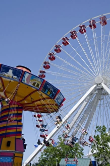 Images Dated 4th June 2012: Illinois, Chicago. Navy Pier along the shores of Lake Michigan