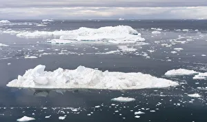 Images Dated 3rd September 2017: Ilulissat Icefjord also called kangia or Ilulissat Kangerlua, view over Disko Bay