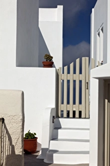 Images Dated 20th May 2010: Imerovigli, Santorini, Greece