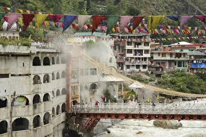 Images Dated 15th September 2011: India, Himachal Pradesh, Manikaran