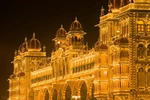 Images Dated 5th December 2004: INDIA, Karnataka