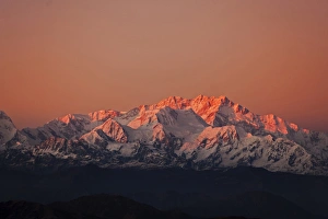 Himalaya Prints: India, West Bengal, Singalila National Park, Sandakfu, view on snowcapped Kangchenjunga