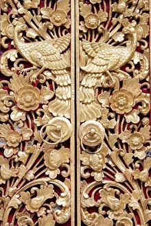 Images Dated 8th January 2023: Indonesia, Bali. Traditional handicraft village of Ubud. Balinese carved wooden doors