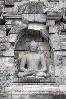 Images Dated 25th December 2022: Indonesia, Java, Borobudur. Largest Buddhist monument in the world