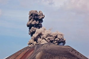Images Dated 17th January 2011: Indonesia, Sumatra, Java, Anak Krakatau. Smoke escaping from active volcano Anak Krakatau
