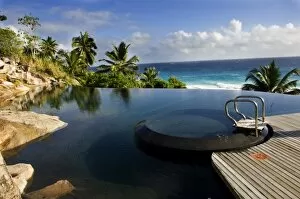 Infinity pool at resort on Fregate Island