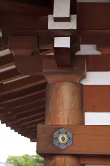 Images Dated 20th June 2012: Intricate details in the construction of the main temple in the grounds of the Sanjuusangendo