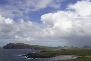 Dingle Prints: IRELAND, Kerry, Dingle Peninsula. Sybil Head