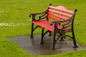Ireland Collection: Ireland, red, bench