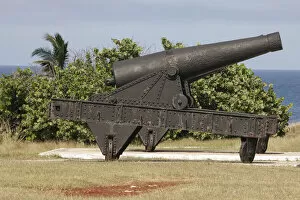 Iron cannon sitting on the outskirts of Castillo de la Real Fuerza on the western edge of