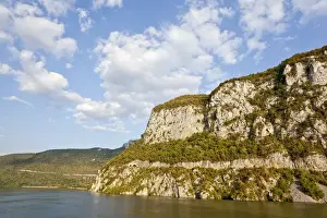 Images Dated 23rd September 2009: Iron Gate, Portile de Fier, gorge of river danube through the southern carpathian Mountains