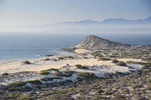 Images Dated 24th May 2012: Isla de Espiritu Santo, Baja, Mexico, Punta Lobos and Sea of Cortez in morning mist