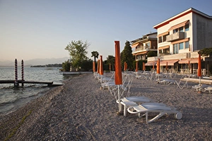 Images Dated 22nd May 2009: ITALY, Brescia Province, Sirmione. Lakeside beach, sunset