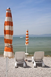 ITALY, Brescia Province, Sirmione. Lakeside Beach