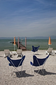 Images Dated 22nd May 2009: Italy, Brescia Province, Sirmione. Lakeside Beach