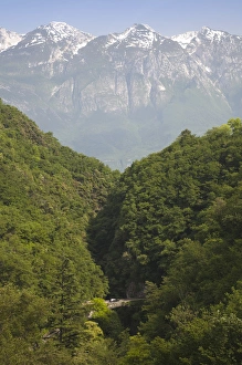 Images Dated 26th May 2009: ITALY, Brescia Province, Tremosine. Mountain view towards Lake Garda