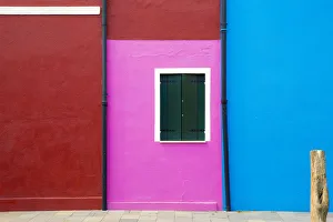 Images Dated 19th November 2018: Italy, Burano. Colorful house walls