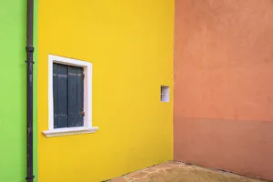 Images Dated 1st December 2018: Italy, Burano. Colorful house walls