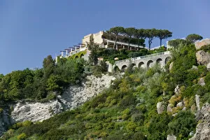 Images Dated 12th May 2005: ITALY-Campania-(Bay of Naples)-ISCHIA-LACCO AMENO: Cliffside Regina Isabella e Royal