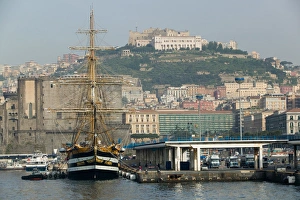 Images Dated 14th May 2005: ITALY-Campania-(Bay of Naples)-NAPLES: Italian Tall Ship Amerigo Vespucci - Port of Naples