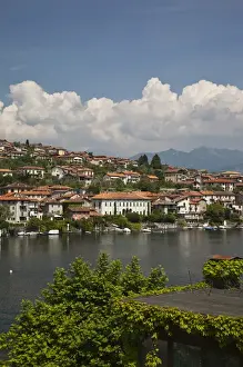 Como Province Prints: ITALY, Como Province, Ossuccio. Lakeside town view