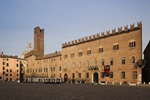 Italy, Mantua Province, Mantua. Piazza Sordello, dawn
