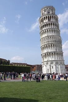 Images Dated 12th May 2007: Italy, Pisa. Leaning Tower of Pisa in Piazza dei Miracoli