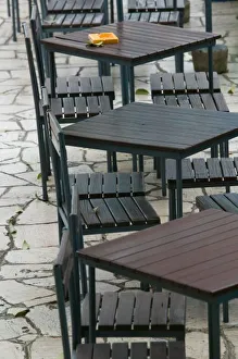 Images Dated 30th May 2005: Italy, Puglia, Alberobello, Terra dei Trulli, Unesco World Heritage Site Cafe Tables