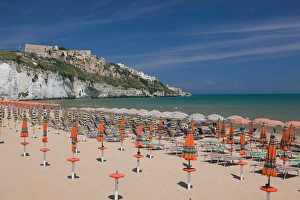 Italy, Puglia, Promontorio del Gargano, Vieste, Spiaggia del Castello Beach & Town