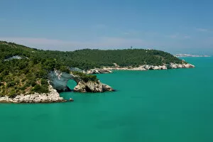 Italy, Puglia, Promontorio del Gargano, Testa dei Gargano, Rocks & Water