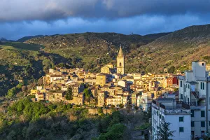 Images Dated 4th February 2020: Italy, Sicily, Messina Province, Novara di Sicilia. The medieval hill town of Novara di